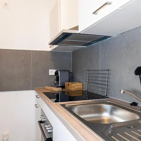 Design 2r Neustadt - Garten - Elbnahe - Airport 公寓 *