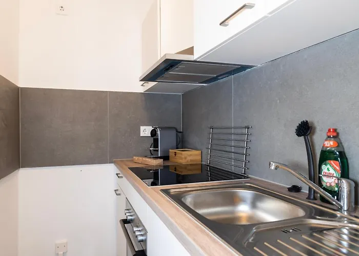 Design 2r Neustadt - Garten - Elbnahe - Airport Апартаменты *